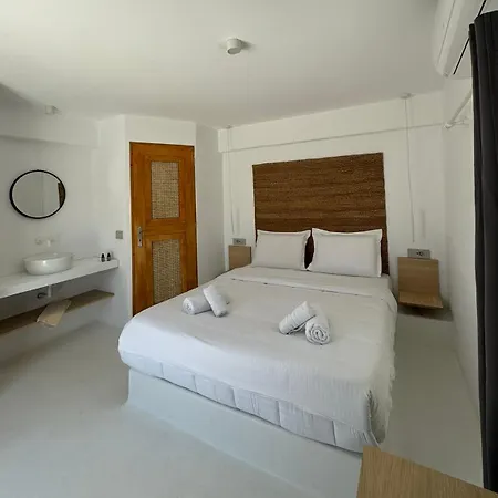 Faos Exclusive Suites Ornos  Exterior photo